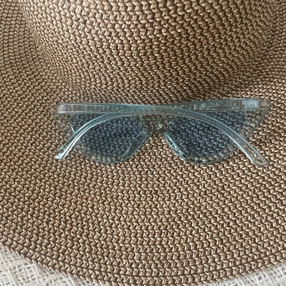 Stylish Blue-Tinted Cat Eye Glasses - Picture 6 of 7